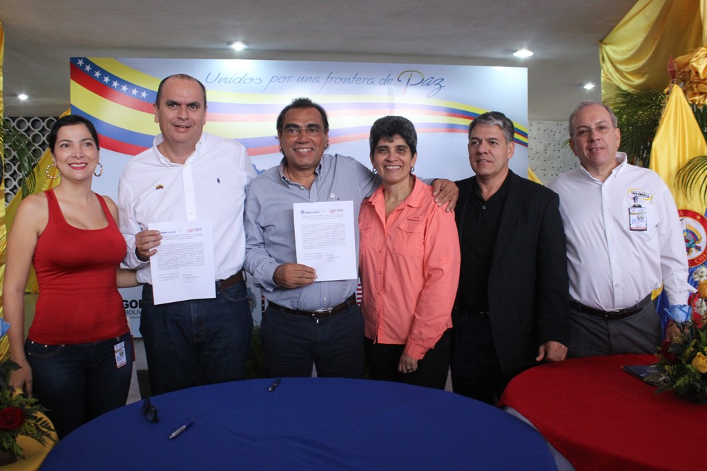 Firma y clausura del convenio binacional de negocios (8)