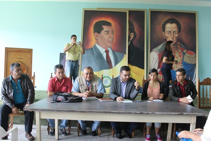 Equipo de gobierno se reunió con representantes y alumnos de La Normal para finiquitar acciones inmediatas