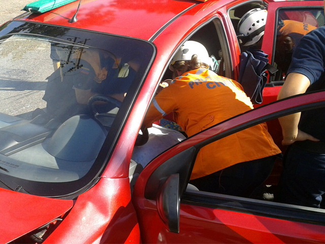 Actuaciones que realiza el personas de PC Táchira en un hecho vial. (Foto Archivo).