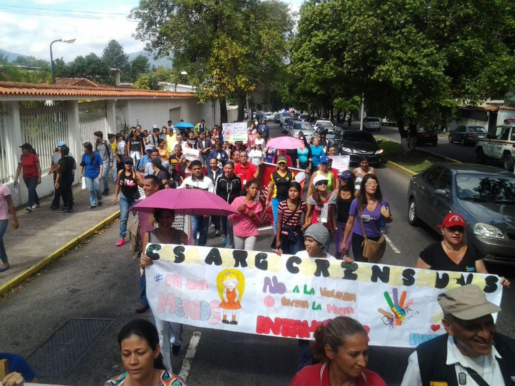 Caminata lucha contra la violencia de la Mujer} (7)