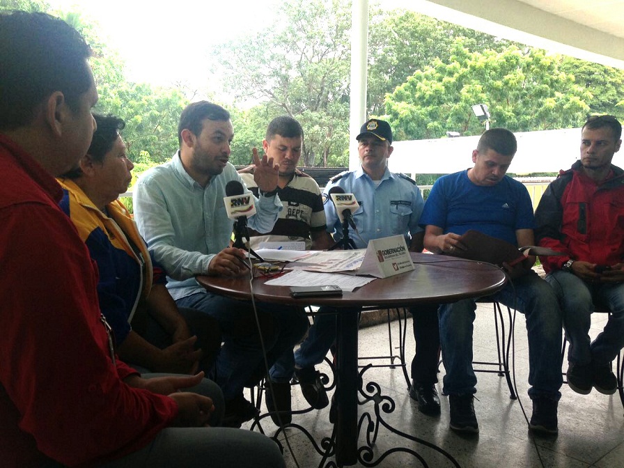 Programa radial Política en Mayúscula se realizó en Aguas Calientes, Ureña