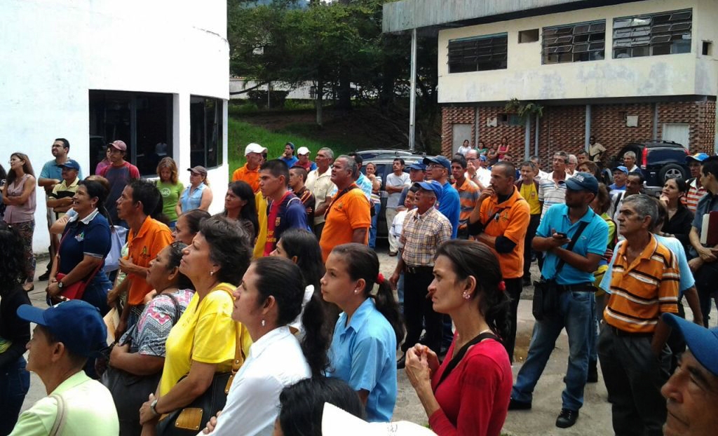 Protesta trabajadores de la Alcaldia (12)