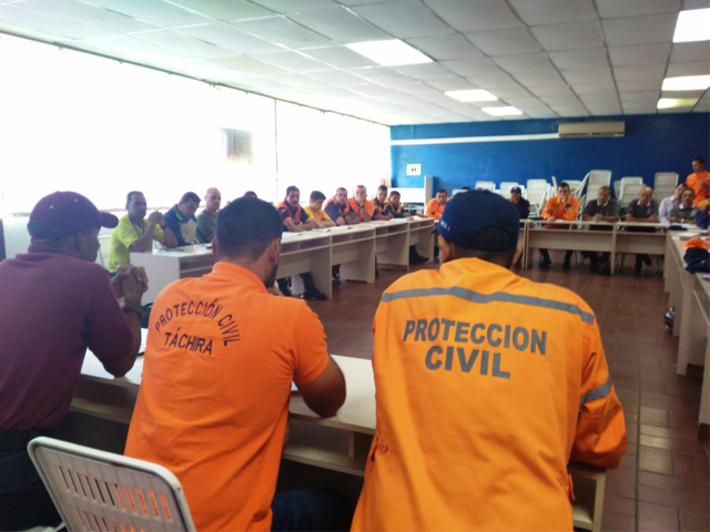 Inicio del Curso de Seguridad y Rescate en Espacios Confinados. 