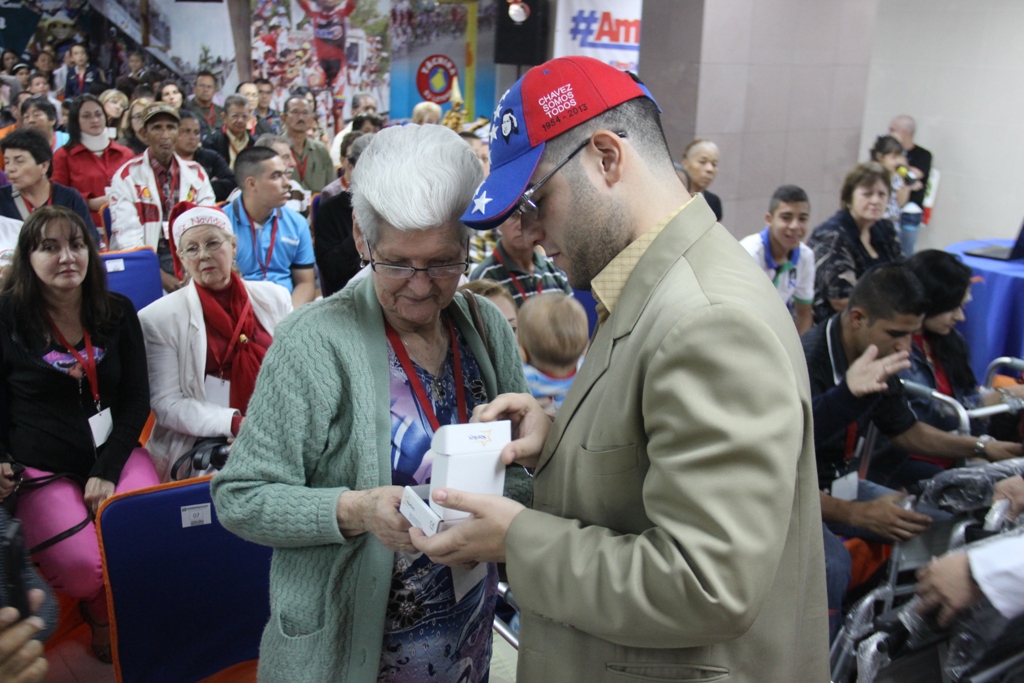 Entrega de Ayudas Despacho del Gobernador (6)