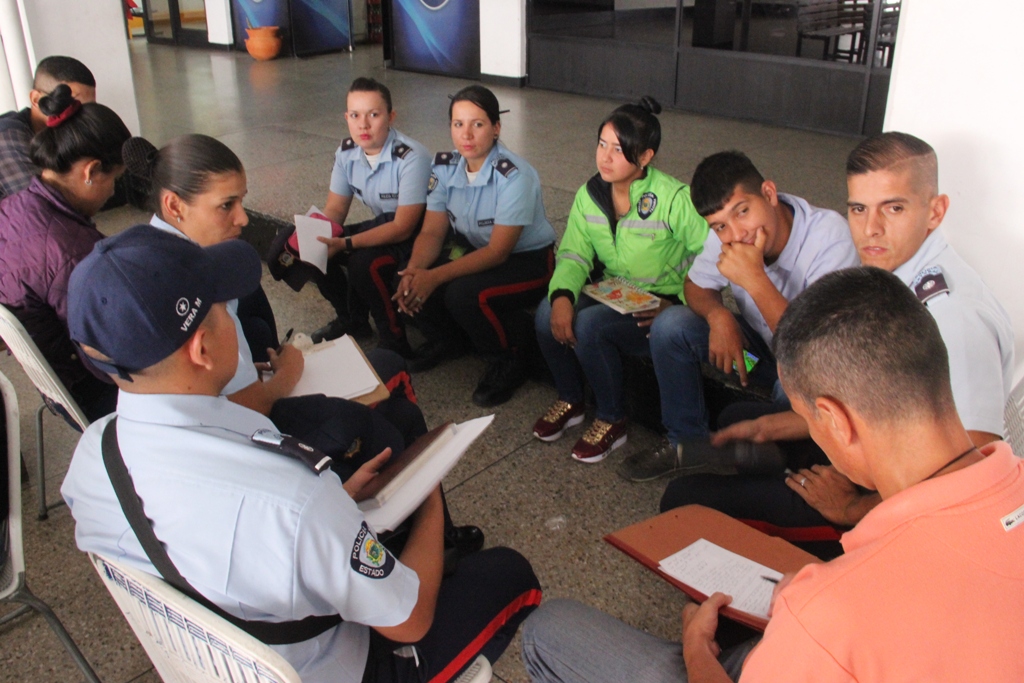 Entrega de Certificados Brigada Proteccion Animal Politachira (16)