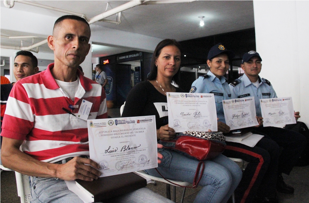 Entrega de Certificados Brigada Proteccion Animal Politachira (34)