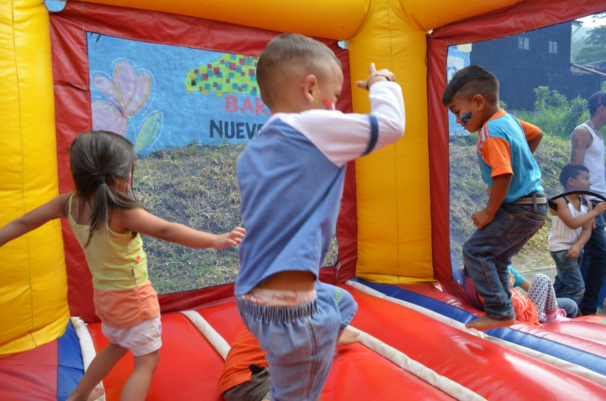 Entrega de regalos en Las Cruces (20)