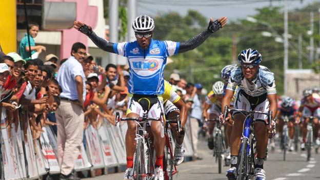 LSalazar MIGUEL UBETO EN GUADUALITO @zciclismo