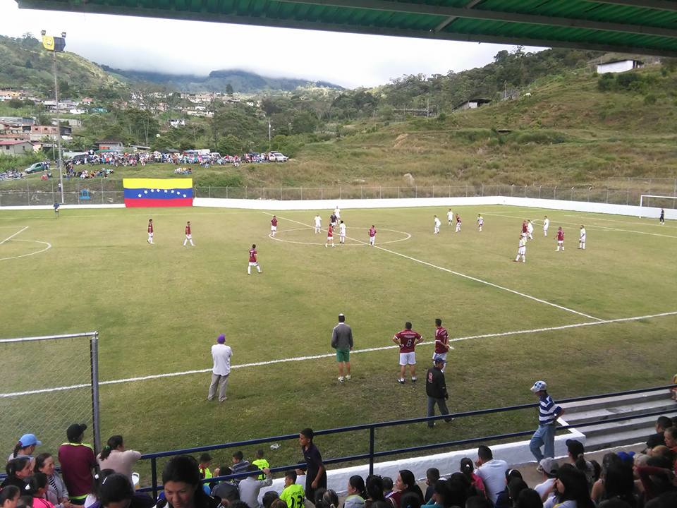 IMG Inauguaración Estadio San José de Bolívar1 (12)