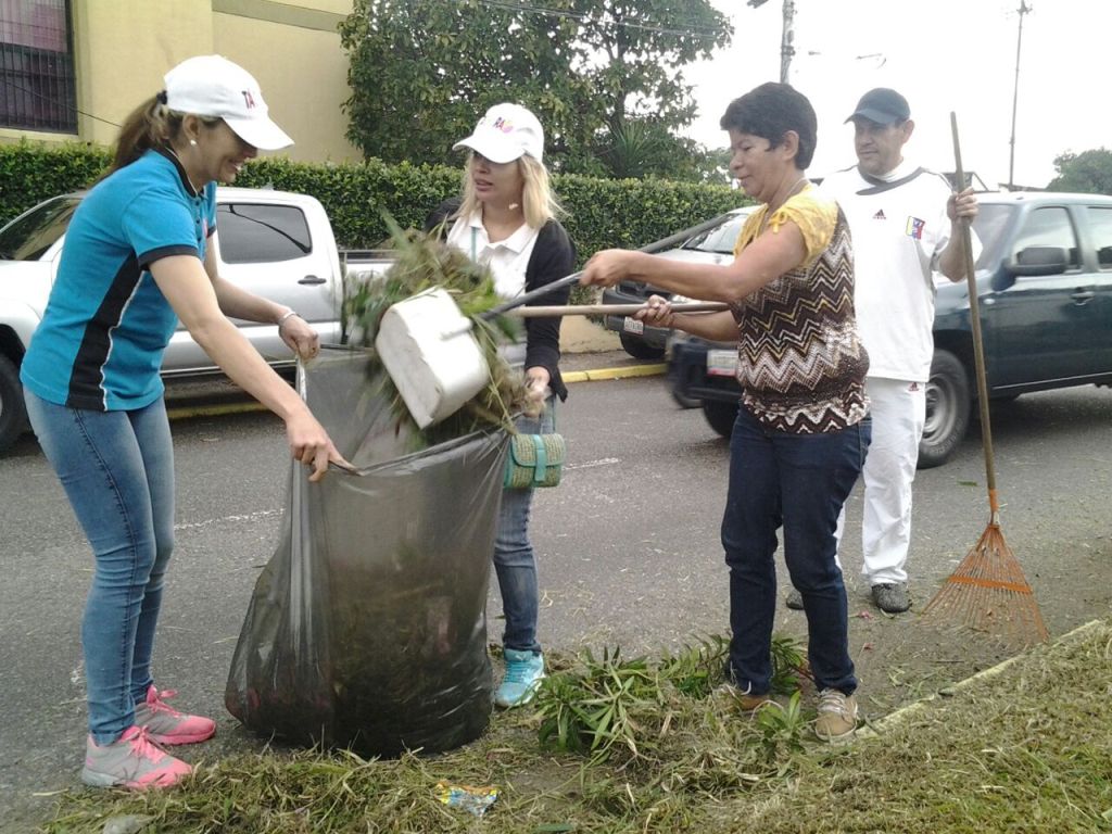 jornada limpieza Av. Ferrero Tamayo (5)