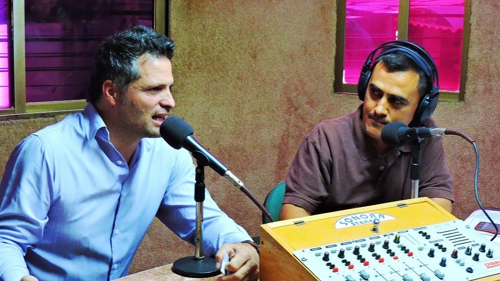 Oscar Duque ofreció sus declaraciones luego de la inauguración de la exposición en el programa La voz de la gente que transmite Sonora Stereo 89.5 FM en La Fría