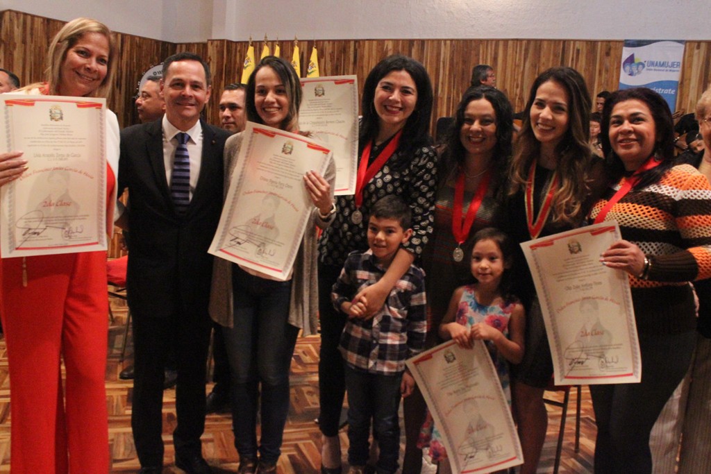 Dia Internacional de la Mujer Condecoraciones (10)