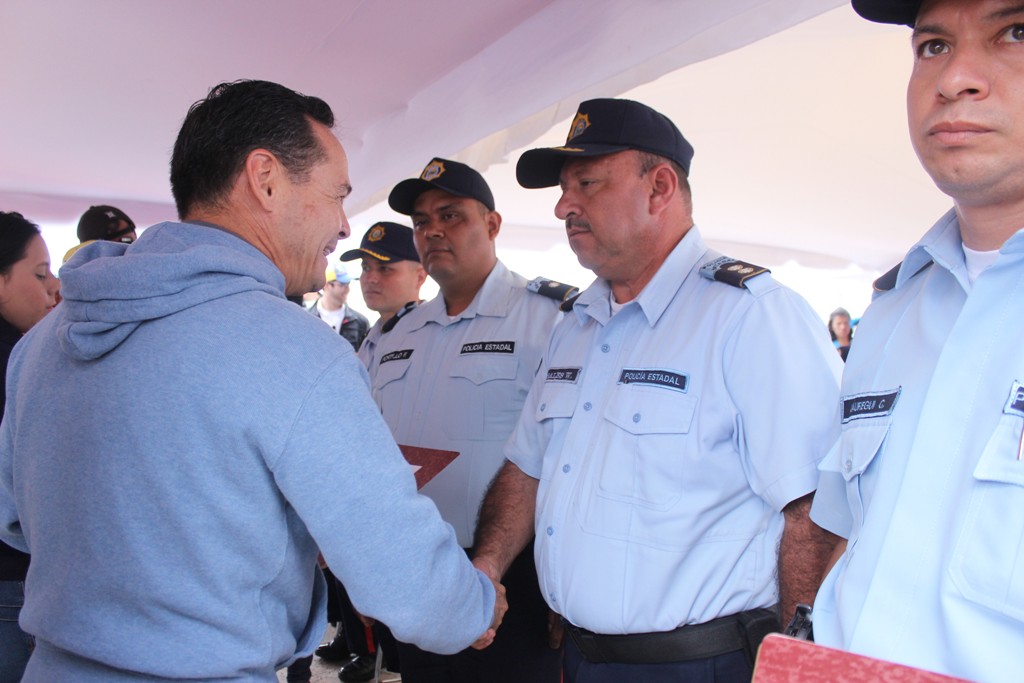 Entrega titularidad de vivienda policias, guasimos  (37)