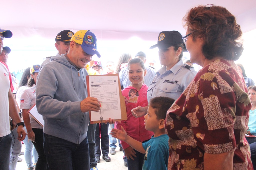 Entrega titularidad de vivienda policias, guasimos  (51)