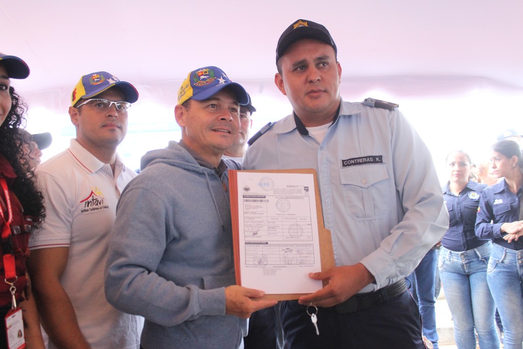 Entrega titularidad de vivienda policias, guasimos  (53)