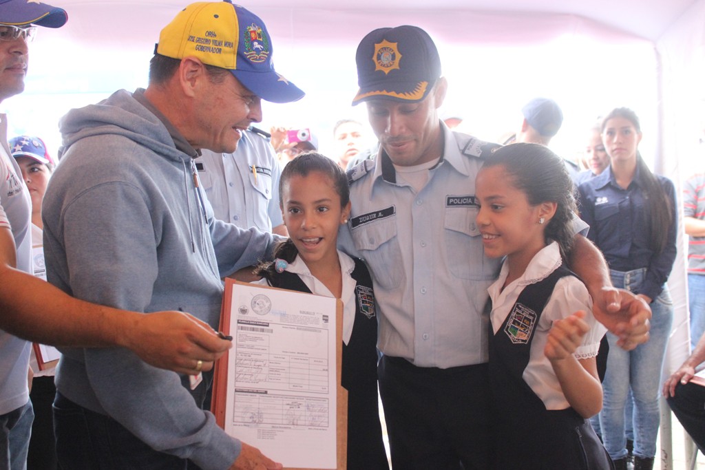 Entrega titularidad de vivienda policias, guasimos  (55)