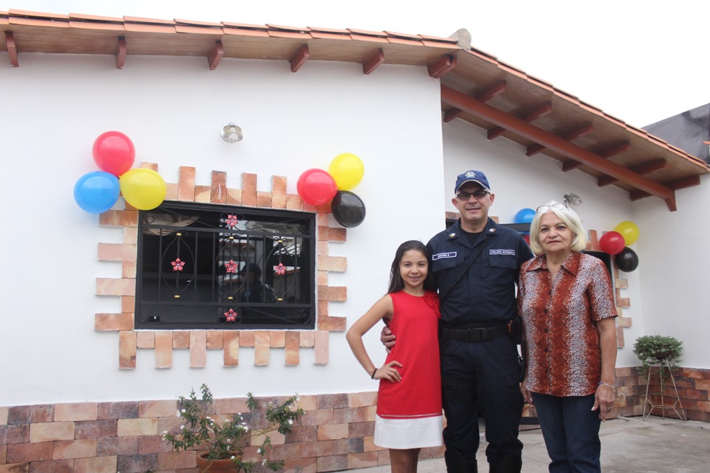 Entrega titularidad de vivienda policias, guasimos  (8)