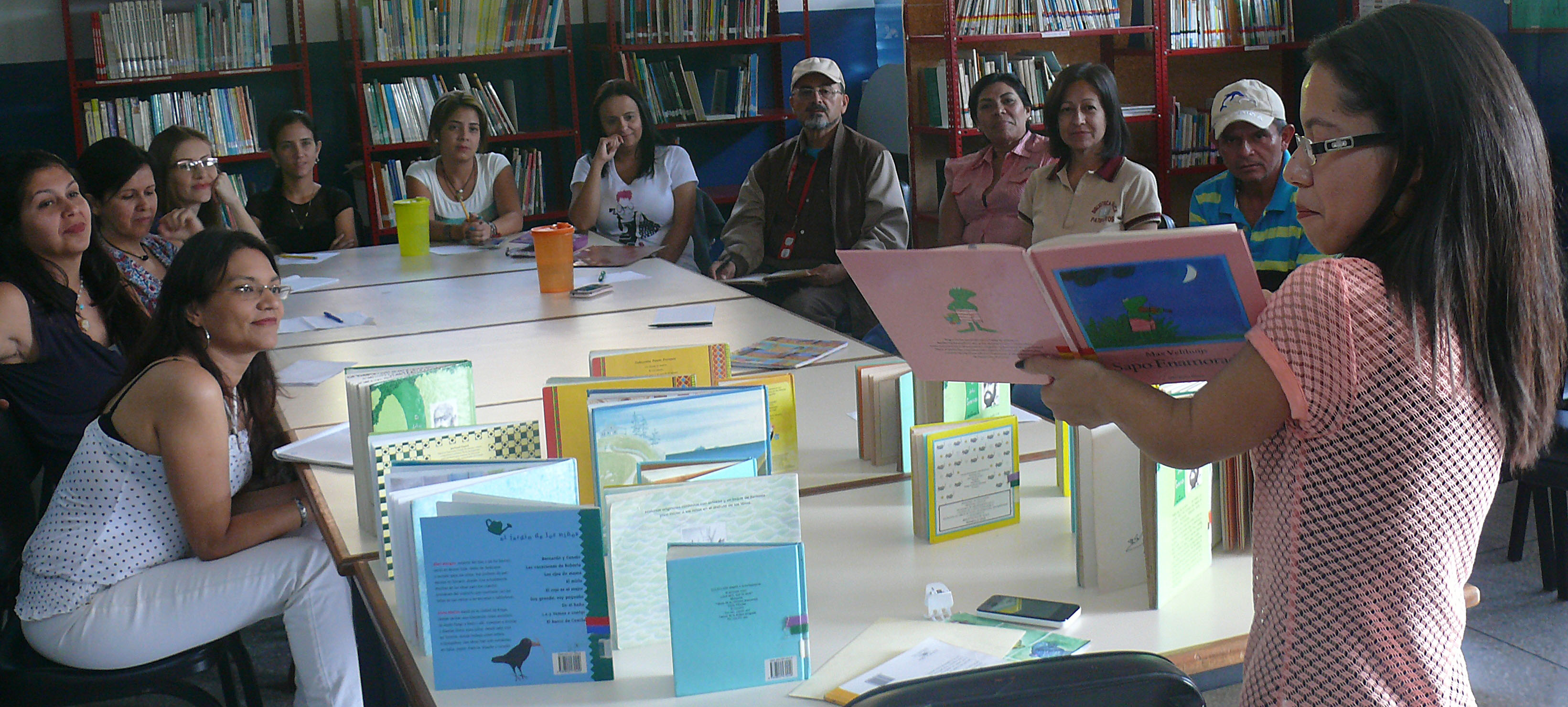 Alba Sanabria dictó talleres a bibliotecarios de Táriba y Patiecitos