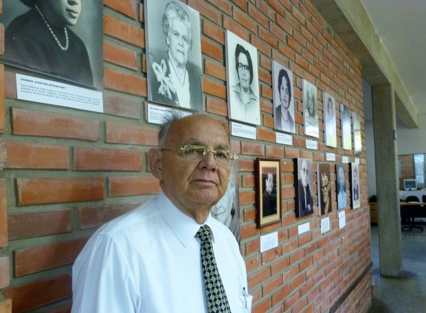 El profesor Temístocles Salazar nos deja una obra para la posteridad. Se encuentra en todos los servicios de la Red de Bibliotecas Públicas