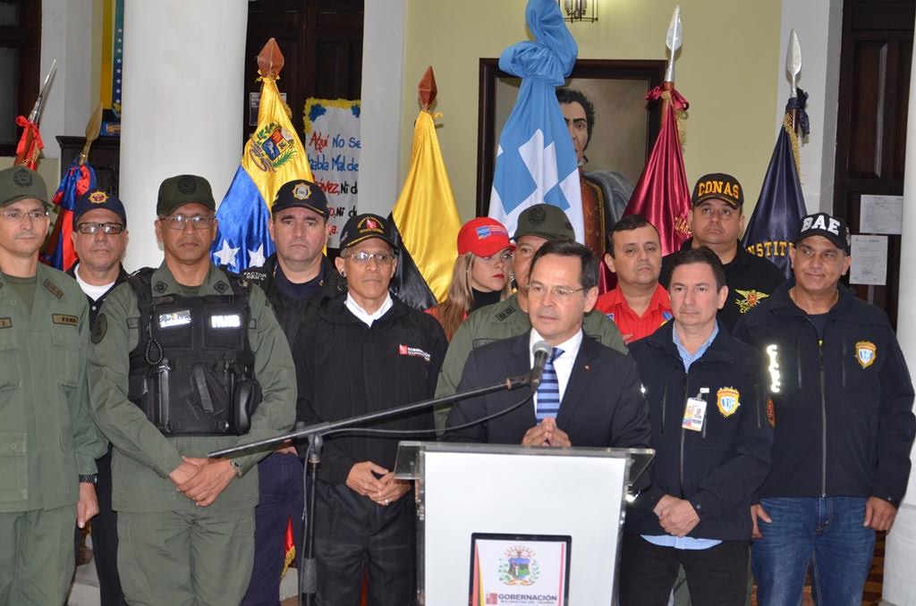 FOTO GOBERNADOR DENUNCIA