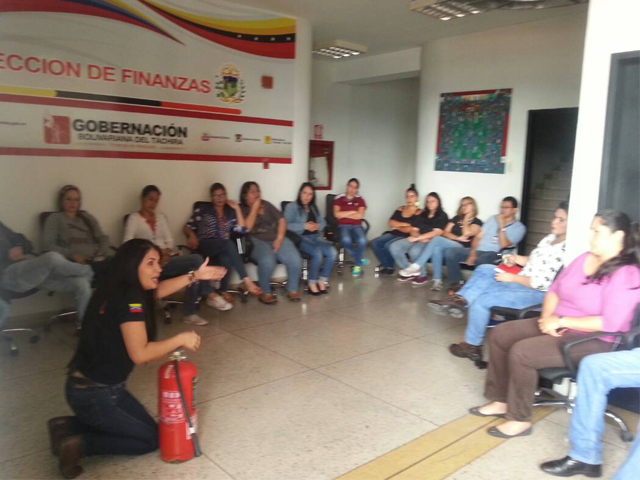 Parte de la capacitación realizada por el personal del Deapartamento de Educación.