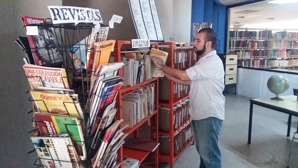 El Departamento de Archivo Vertical de la Biblioteca Pública Central ofrece a los usuarios temas de actualidad