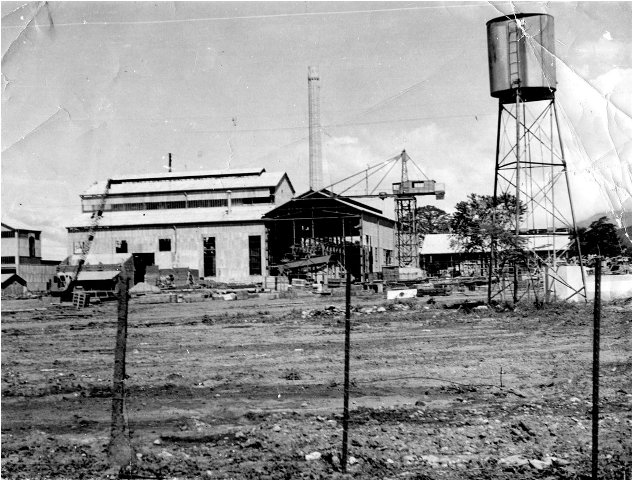 Construcción del Central Azucarero de Ureña, original de Pablo Hernández, 1954.