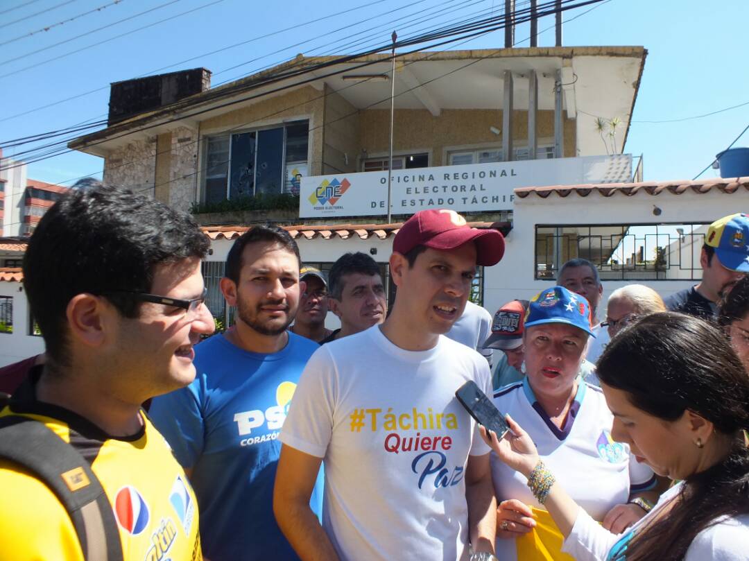 Recuperación de la fachada del CNE (8)