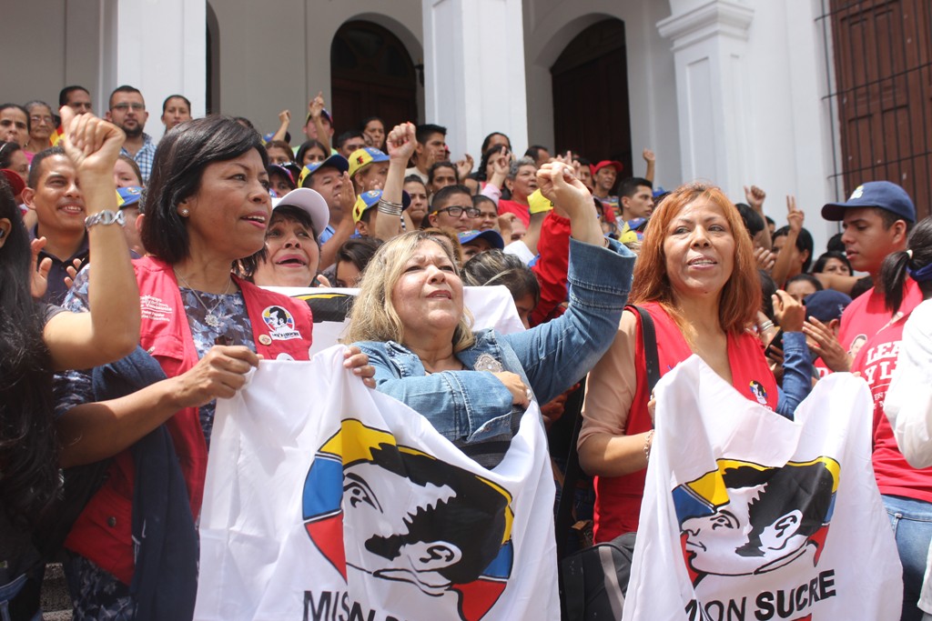 Yanira Calderon, frente francisco miranda (4)