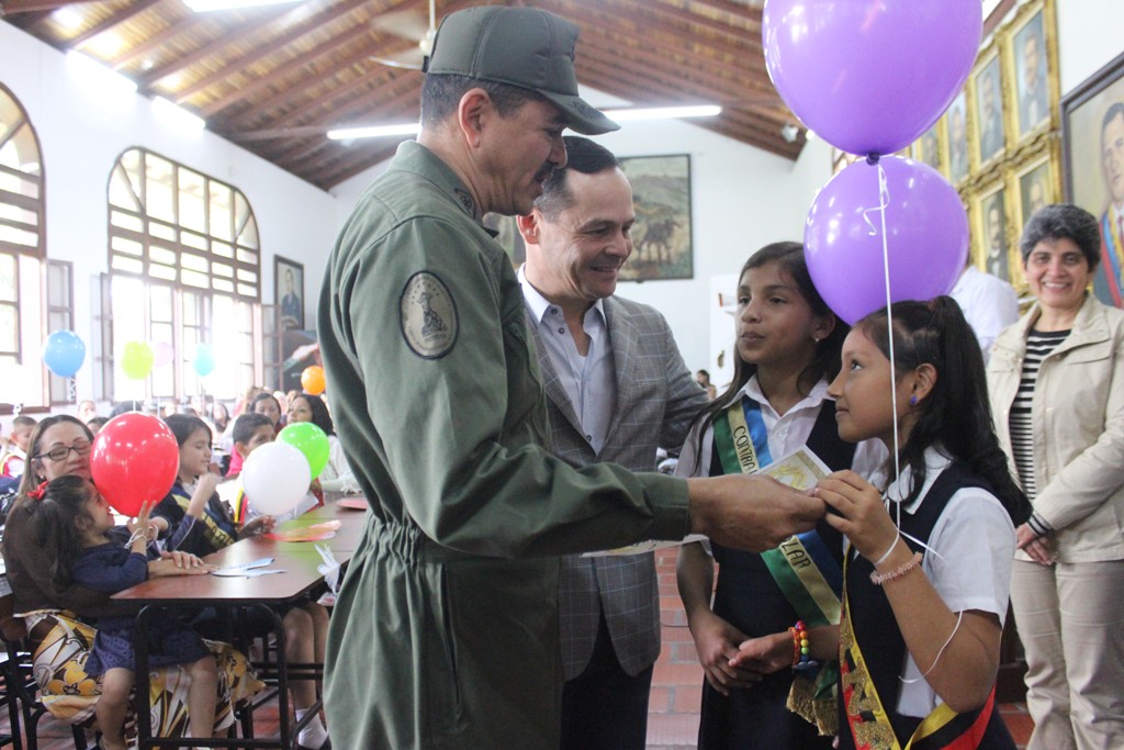 entrega reconocimientos Dirección de educación (21)