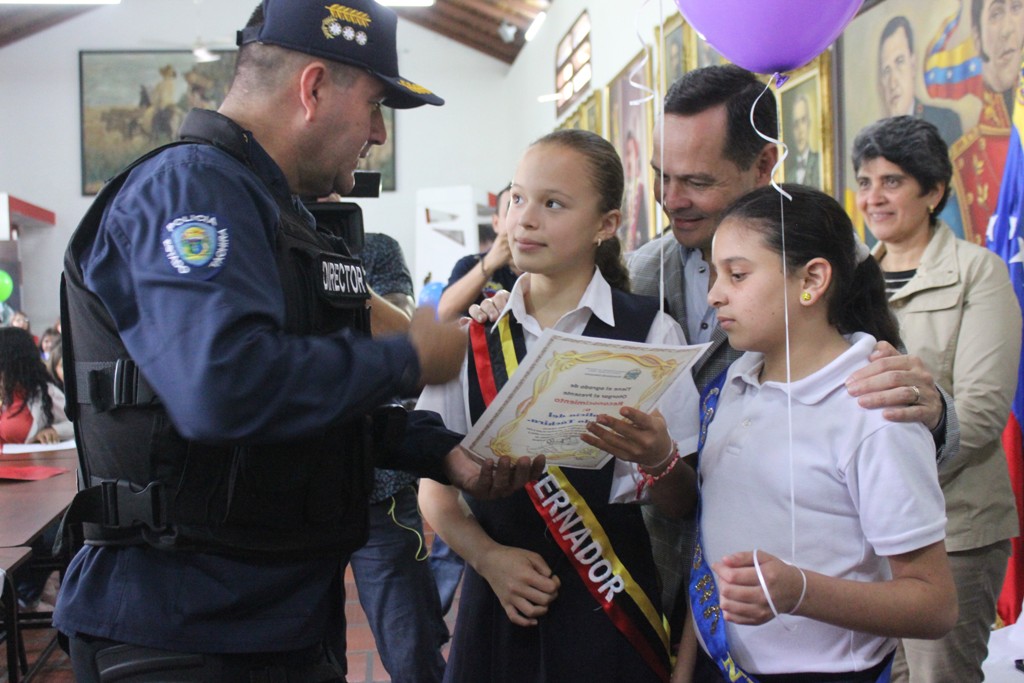 entrega reconocimientos Dirección de educación (24)