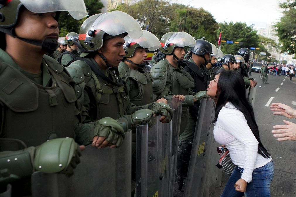 guardia ayuda