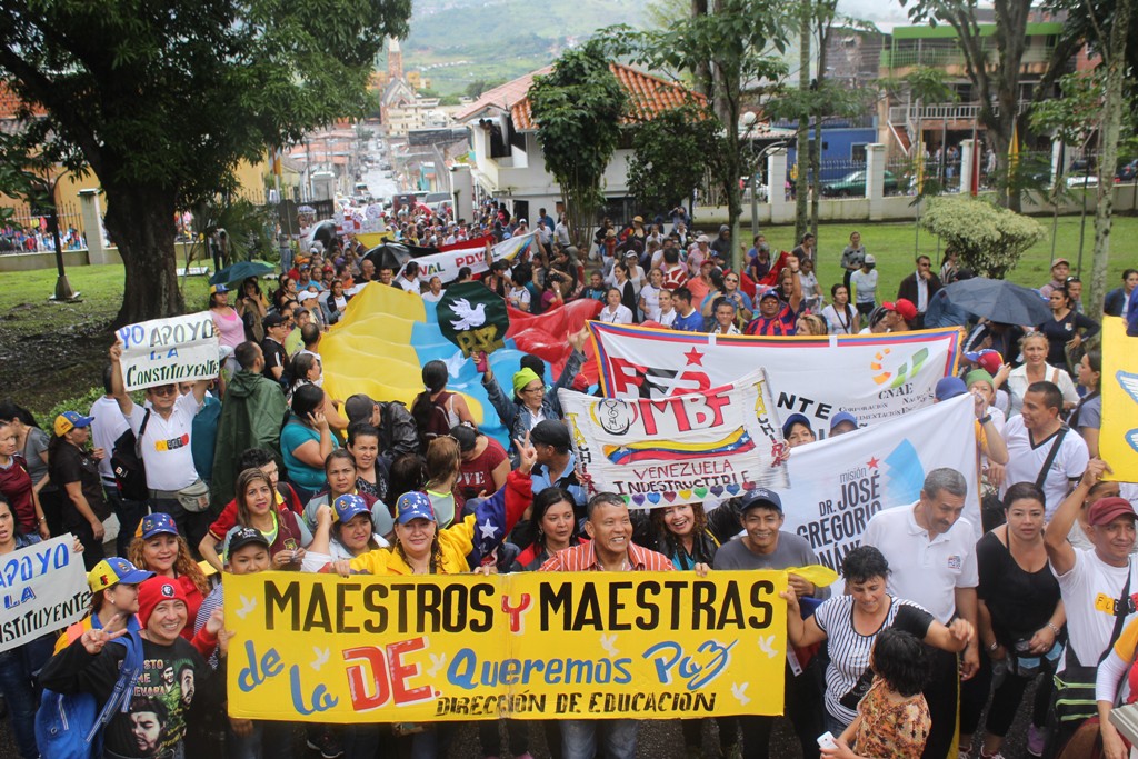Marcha de maestros a favor de la constituyente  (25)