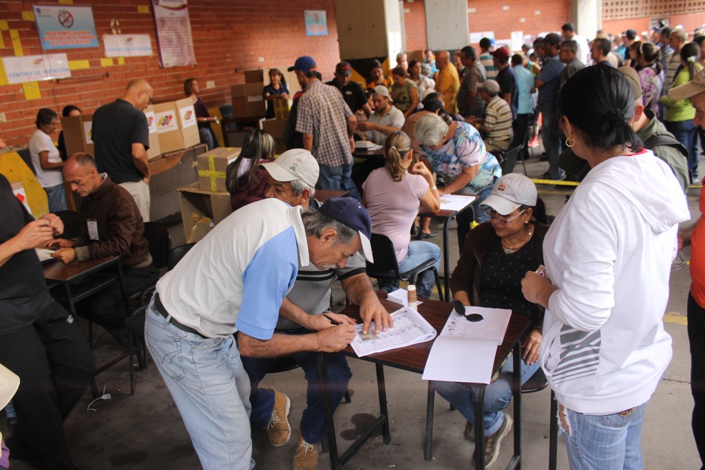 votación en COLISEO de táriba (22)