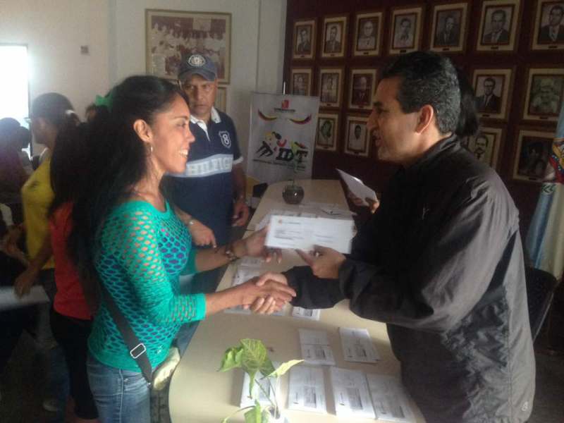 IMG Entrega Becas IDT Agosto 2017 (15)