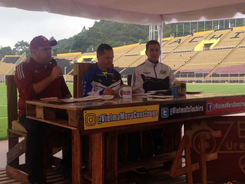 IMG Entrega Recursos Deportivos Atletas Táchira #VielmaMoraConstruye Agosto 2017 By Edgar Rico (14)