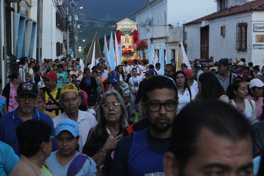 procesión y misa virgen de la consolación de táriba (42)