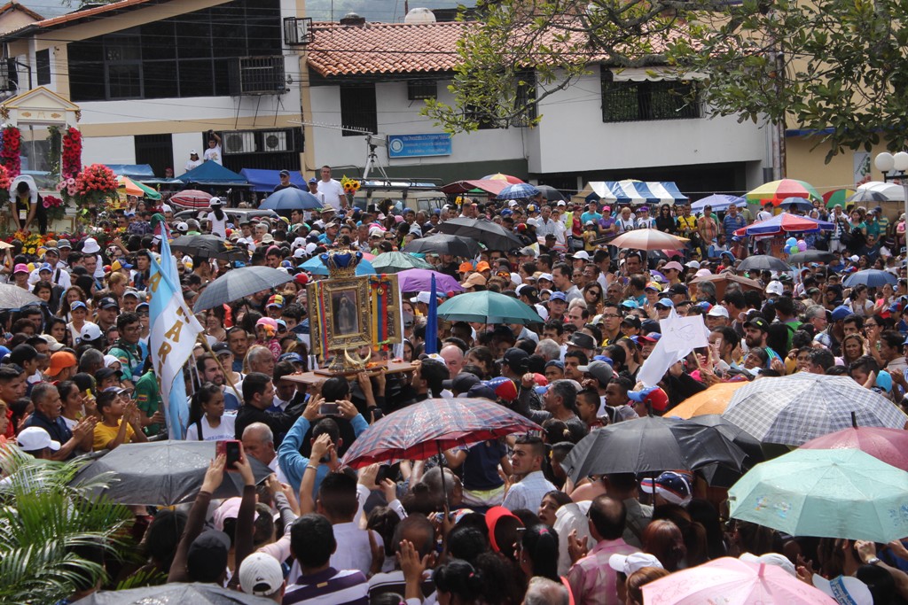 procesión y misa virgen de la consolación de táriba (57)