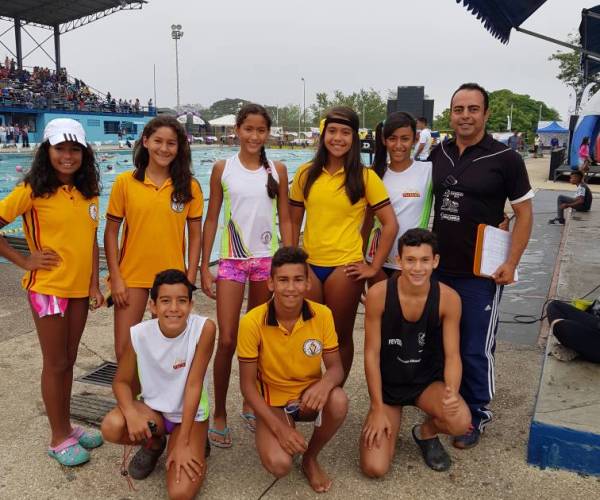 IMG Estefany Guerrero y Angie Navas Natación Táchira Agosto 2017 (2)