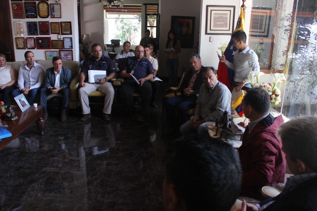Reunion con empresarios recidencia de gobernadores (2)