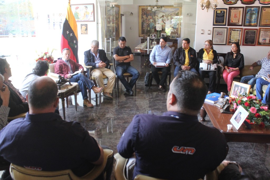 Reunion con empresarios recidencia de gobernadores (8)