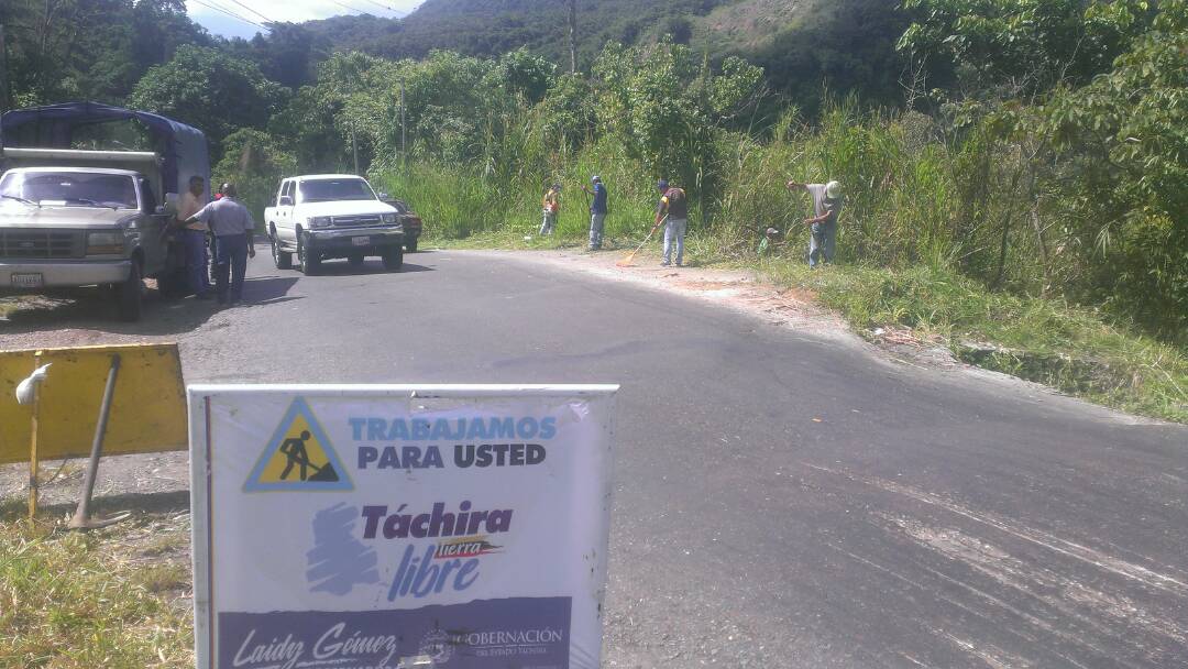 Trabajadores del IVT en Puente de Oro. Foto: Prensa IVT