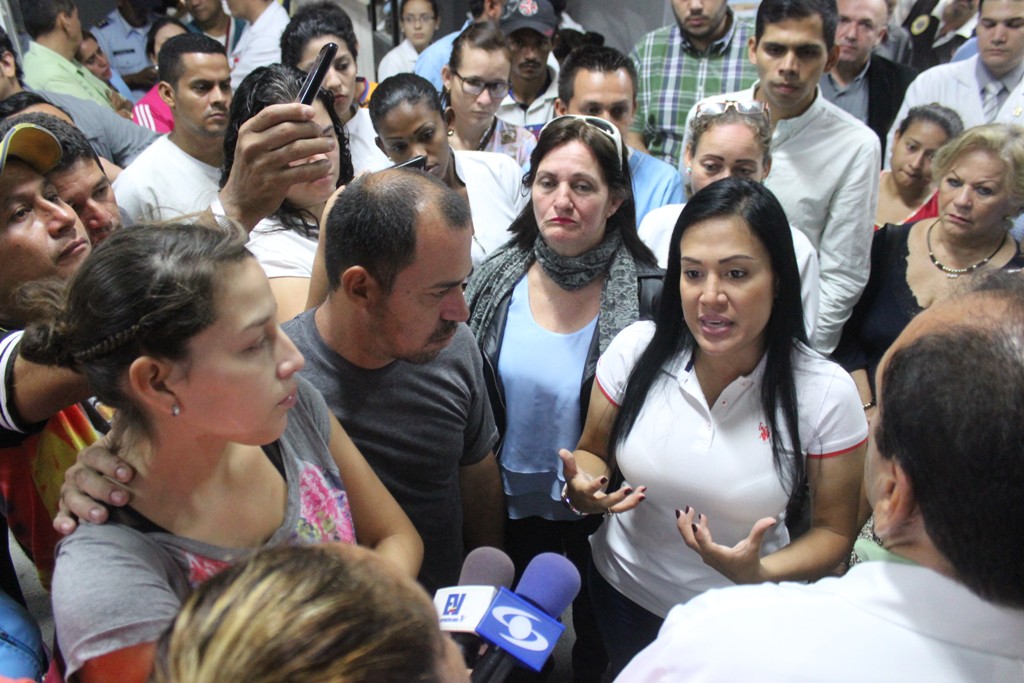 Laidy Gómez, gobernadora del Táchira durante su visita al Hospital Central de San Cristóbal. Foto: Prensa DIRCI.