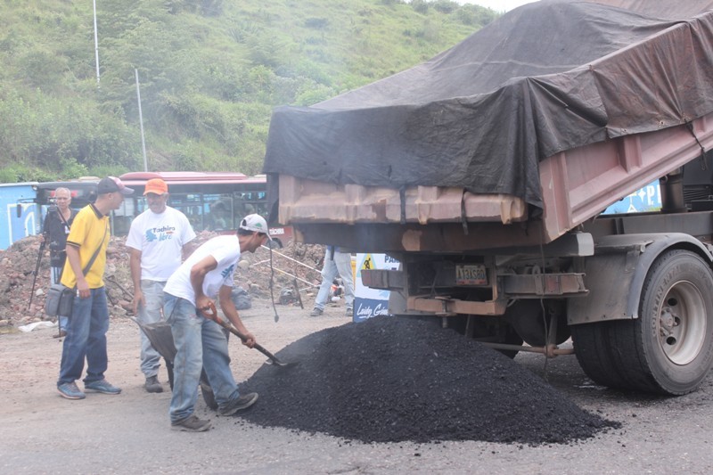 bacheo autopista (241)