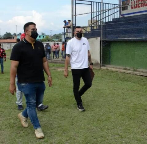 Visita e inspección a instalaciones deportivas de Rubio