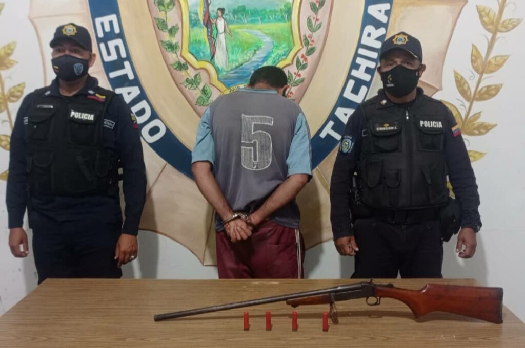 Politáchira detuvo en El Cobre a un sujeto por porte ilícito y amenaza de muerte