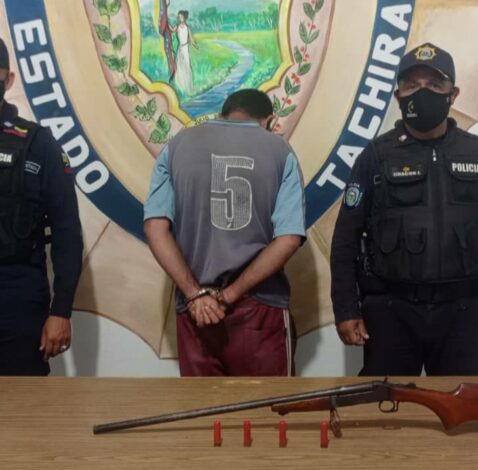 Politáchira detuvo en El Cobre a un sujeto por porte ilícito y amenaza de muerte