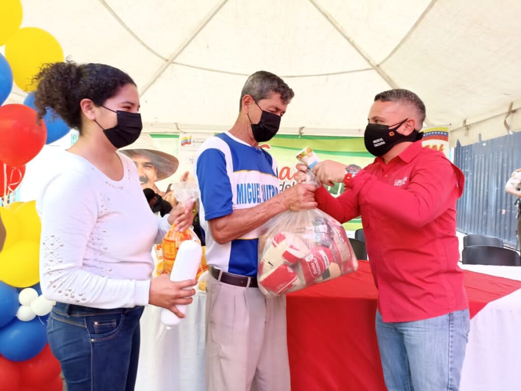 Familias tachirenses son abastecidas con productos básicos y combos proteicos