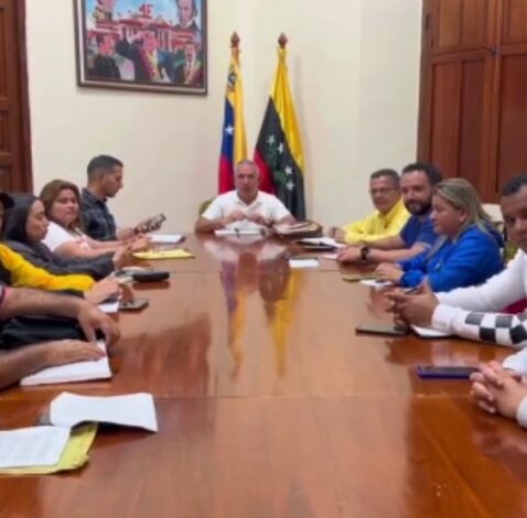 Bernal: siempre que se trabaje en equipo se tendrá posibilidad de responder al pueblo
