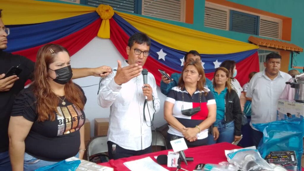 Cárdenas: más de mil docentes y personal de educación atendidos en jornada integral